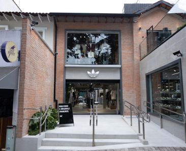 adidas-Originals-flagship-em-SP-04-1536x1024